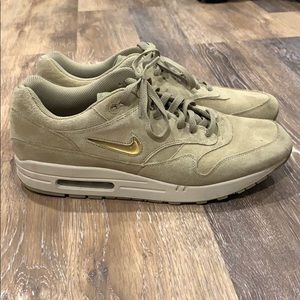 Men’s Size 13 Nike Air Max